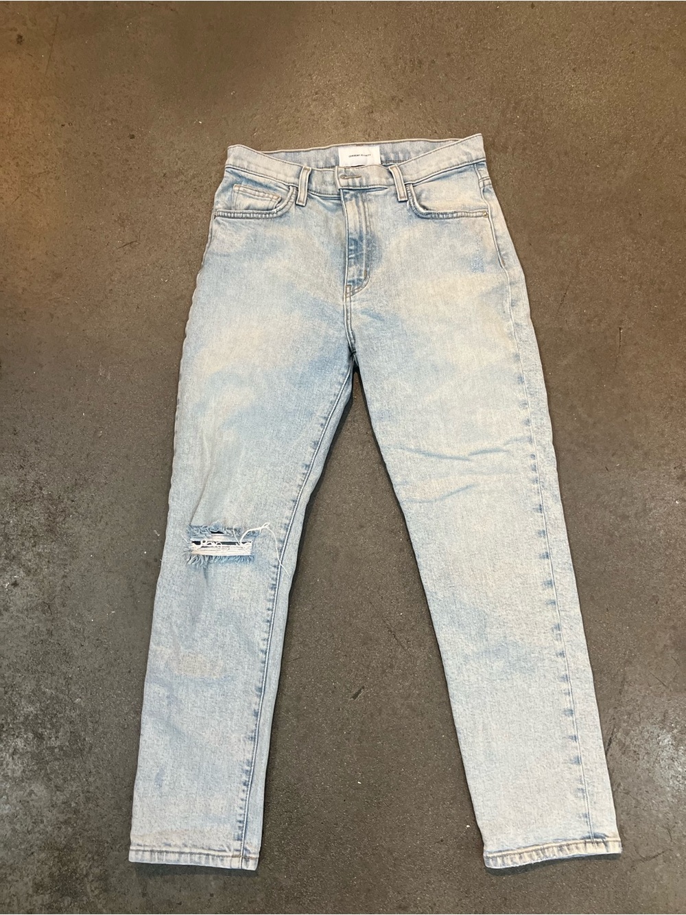 Current/Elliott Light Blue High-Rise Straight Leg Jeans with Knee Rip